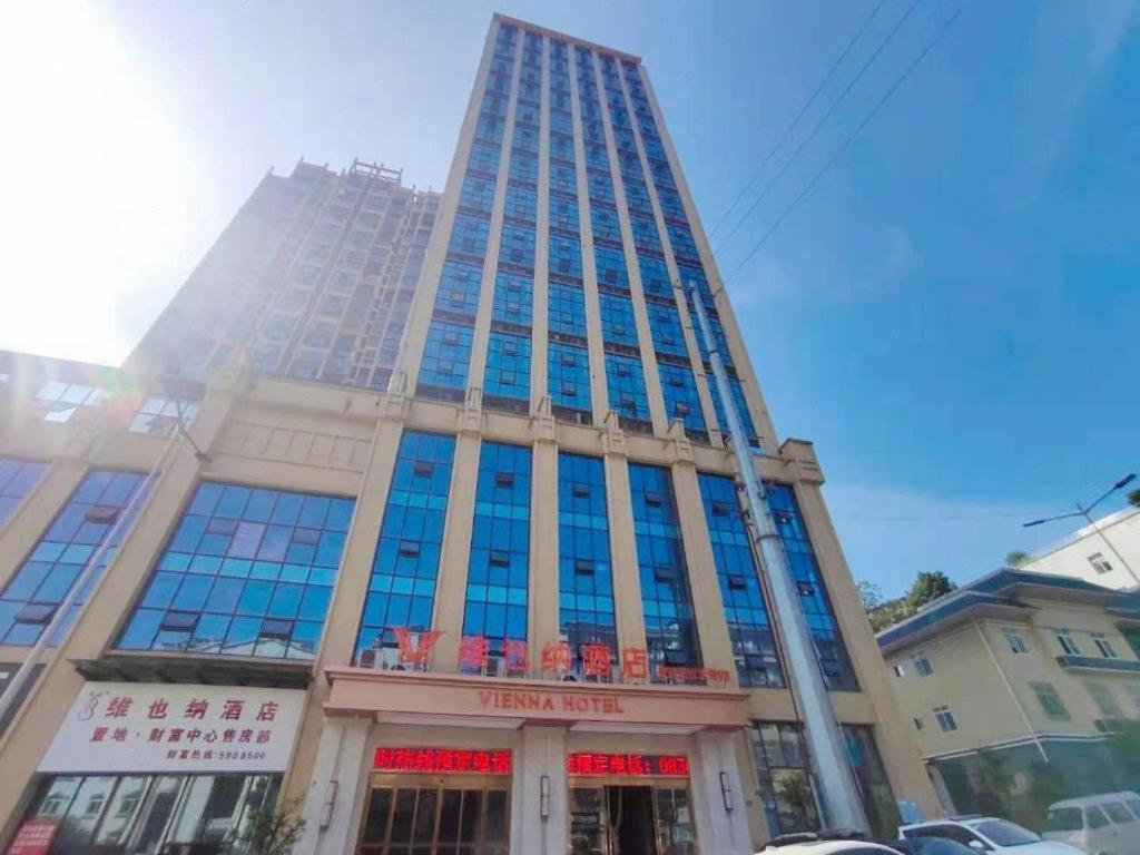 לוג'ו Vienna Hotel Sichuan Hejiang Yangtze River Bridge מראה חיצוני תמונה